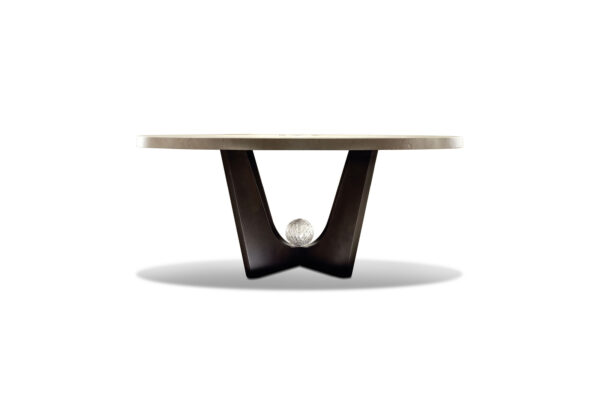 طاولة مستديرة